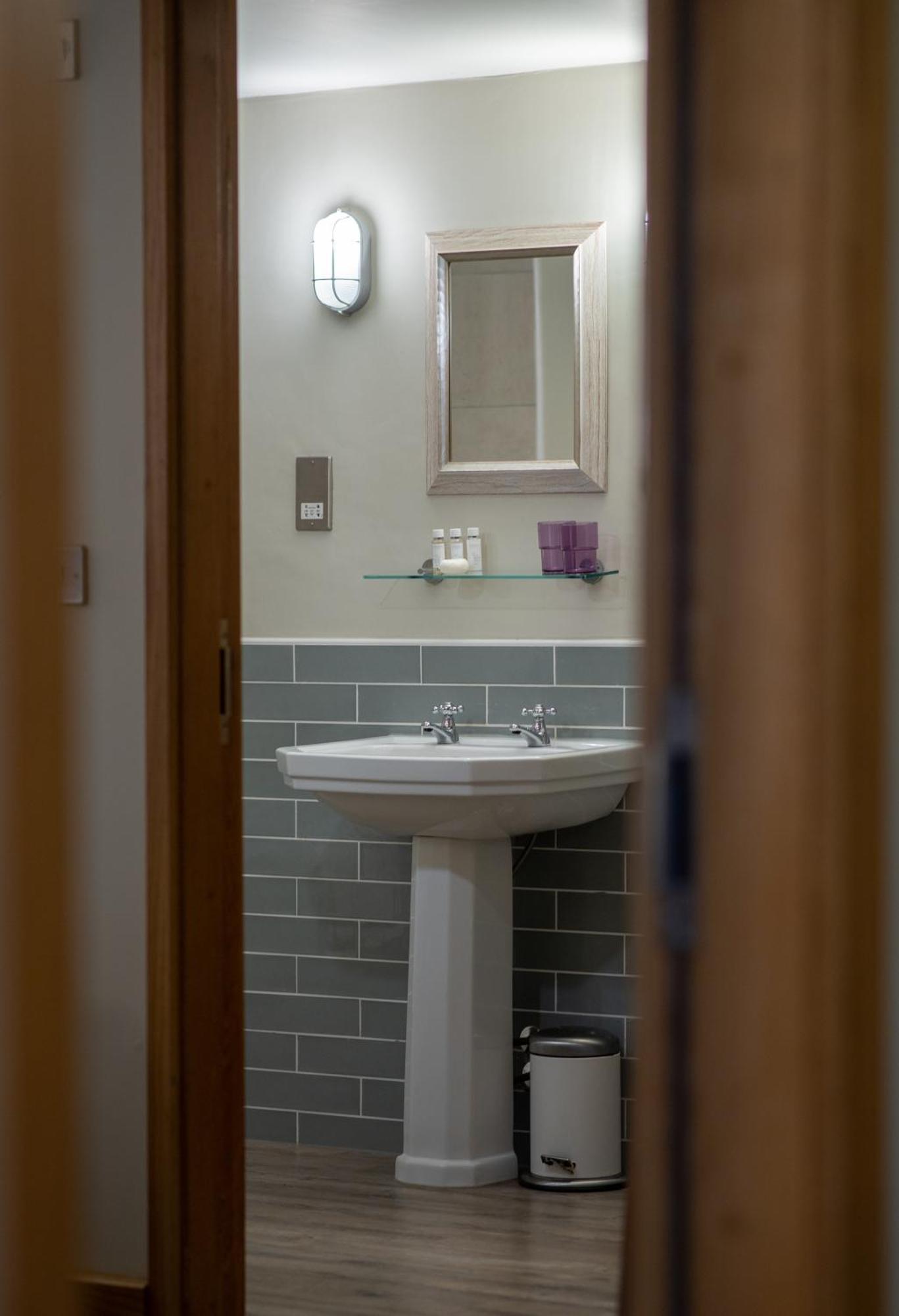 Hotel The Lister Arms Malham Esterno foto