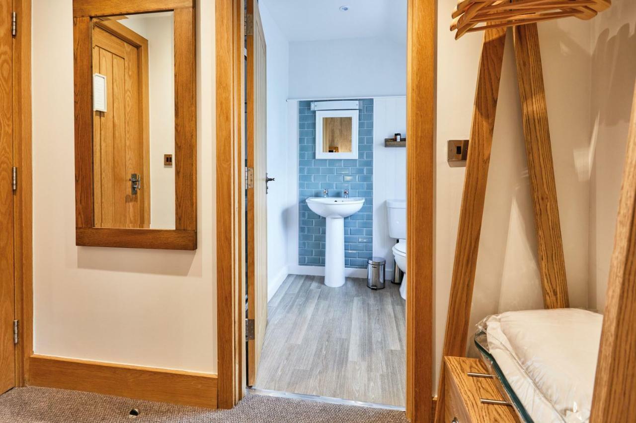 Hotel The Lister Arms Malham Esterno foto